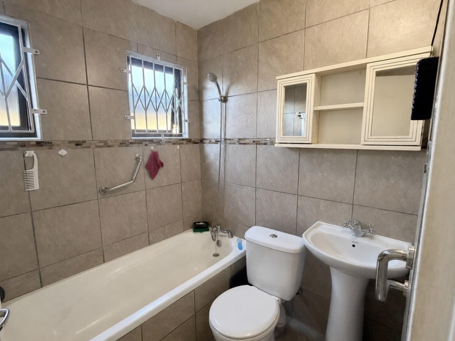 2 Bedroom Property for Sale in Bluff KwaZulu-Natal