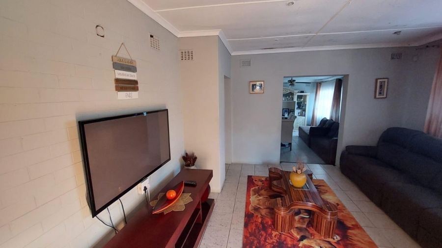 3 Bedroom Property for Sale in Montclair KwaZulu-Natal