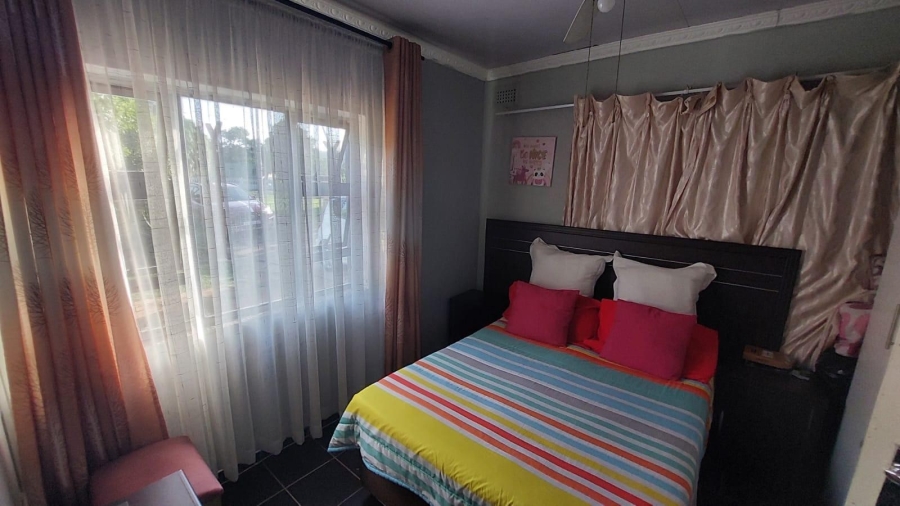 3 Bedroom Property for Sale in Montclair KwaZulu-Natal