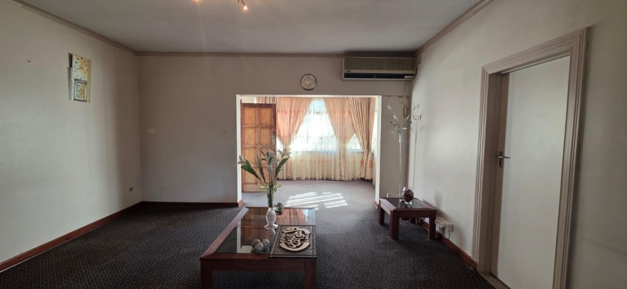 To Let 5 Bedroom Property for Rent in Bluff KwaZulu-Natal
