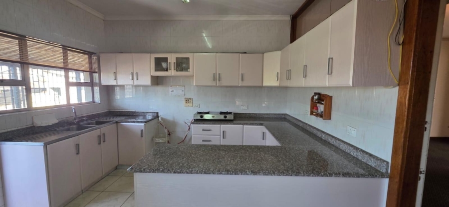 To Let 5 Bedroom Property for Rent in Bluff KwaZulu-Natal