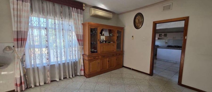 To Let 5 Bedroom Property for Rent in Bluff KwaZulu-Natal