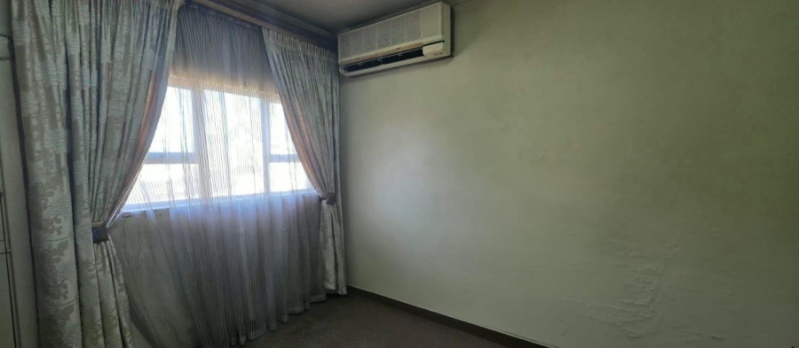 To Let 5 Bedroom Property for Rent in Bluff KwaZulu-Natal