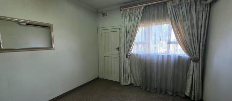 To Let 5 Bedroom Property for Rent in Bluff KwaZulu-Natal