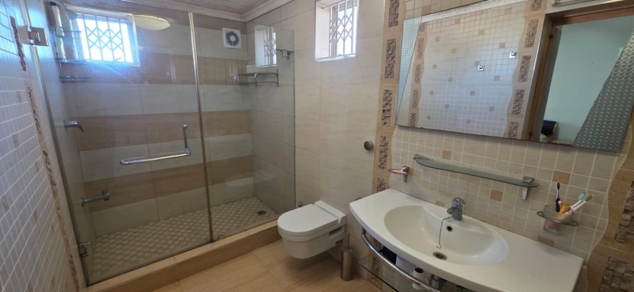 To Let 5 Bedroom Property for Rent in Bluff KwaZulu-Natal