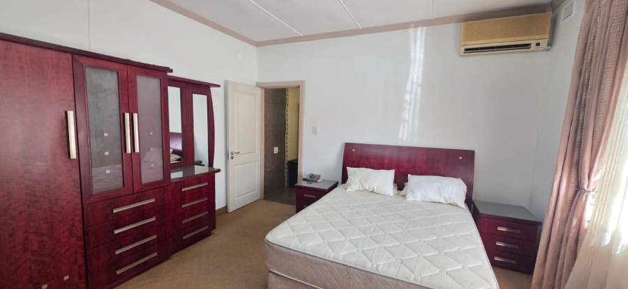 To Let 5 Bedroom Property for Rent in Bluff KwaZulu-Natal
