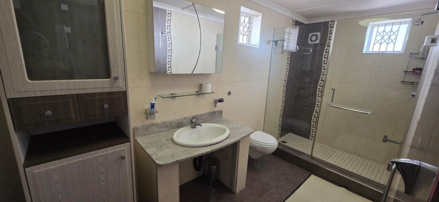 To Let 5 Bedroom Property for Rent in Bluff KwaZulu-Natal