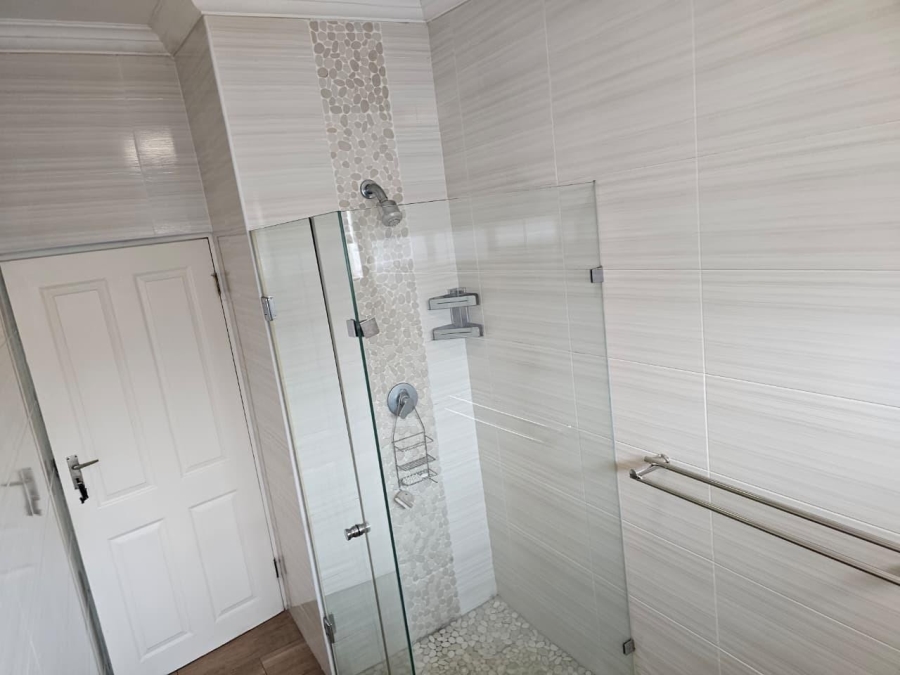 5 Bedroom Property for Sale in Bluff KwaZulu-Natal