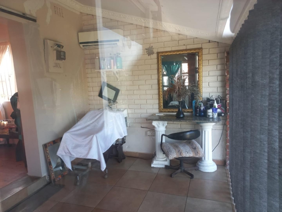 5 Bedroom Property for Sale in Bluff KwaZulu-Natal