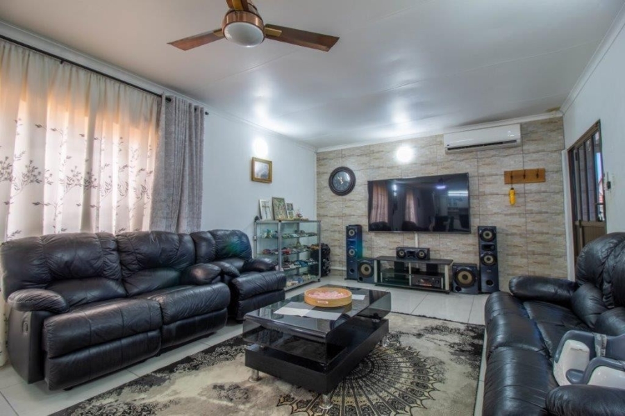 5 Bedroom Property for Sale in Bluff KwaZulu-Natal