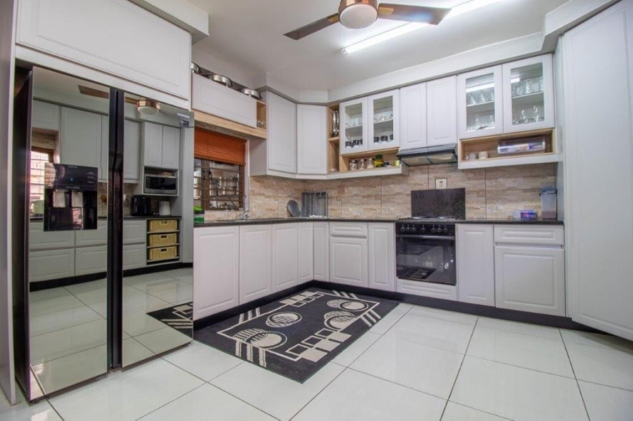 5 Bedroom Property for Sale in Bluff KwaZulu-Natal