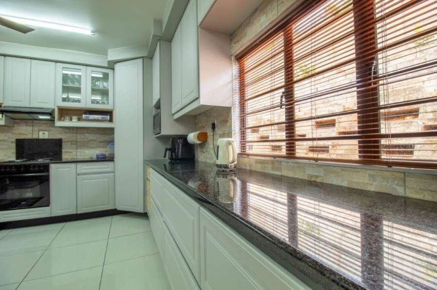 5 Bedroom Property for Sale in Bluff KwaZulu-Natal