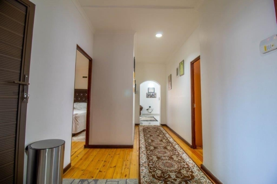5 Bedroom Property for Sale in Bluff KwaZulu-Natal