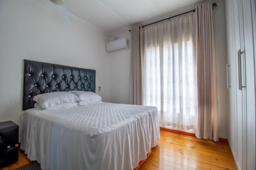 5 Bedroom Property for Sale in Bluff KwaZulu-Natal