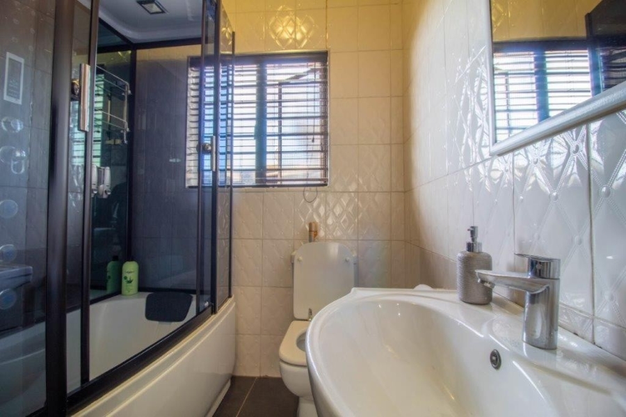 5 Bedroom Property for Sale in Bluff KwaZulu-Natal