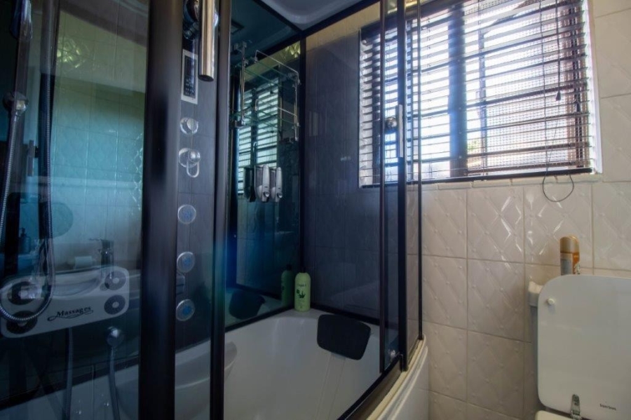 5 Bedroom Property for Sale in Bluff KwaZulu-Natal