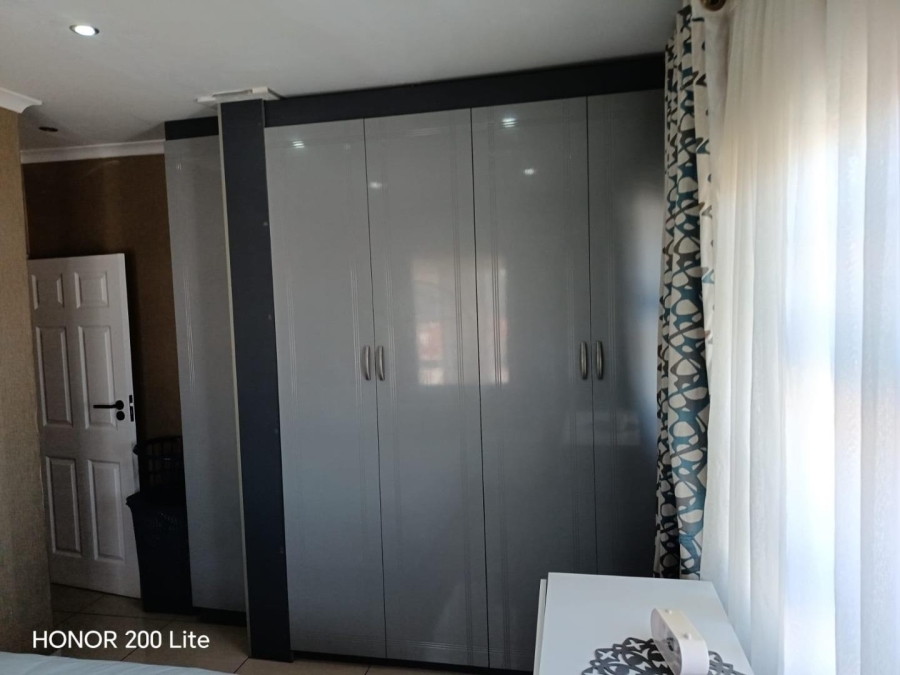3 Bedroom Property for Sale in Montclair KwaZulu-Natal