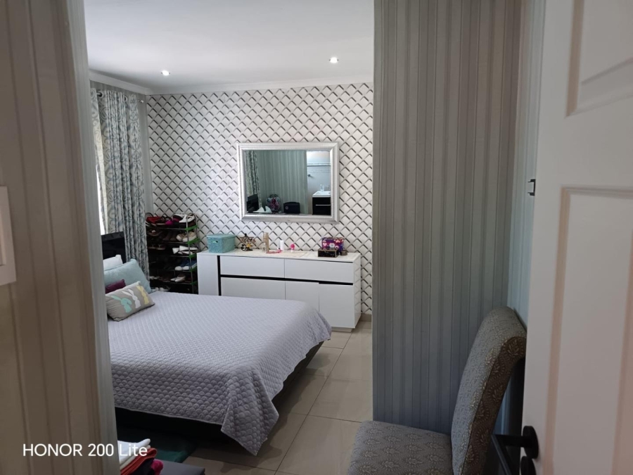 3 Bedroom Property for Sale in Montclair KwaZulu-Natal