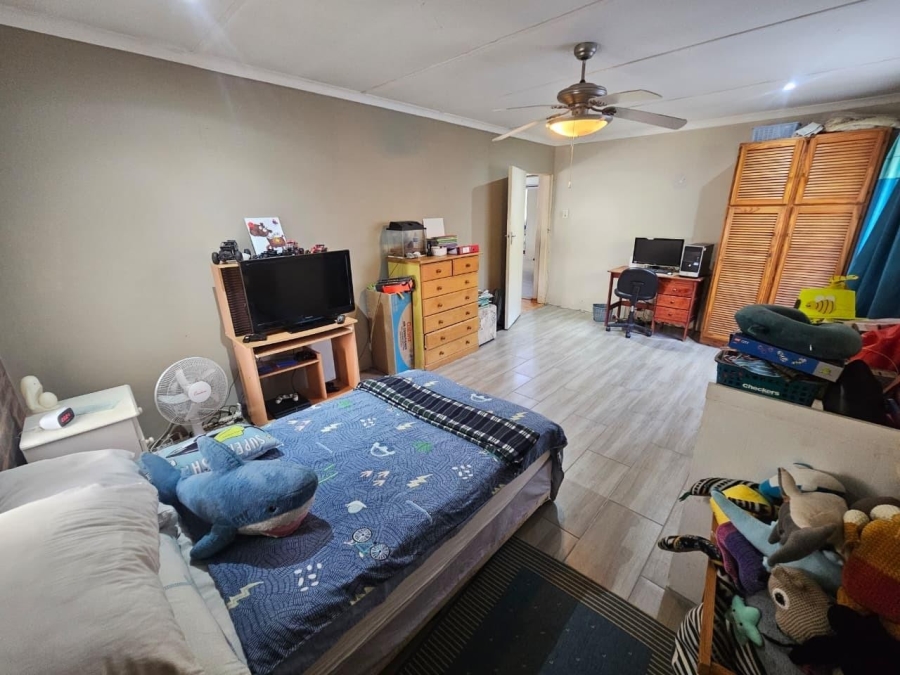 5 Bedroom Property for Sale in Bluff KwaZulu-Natal