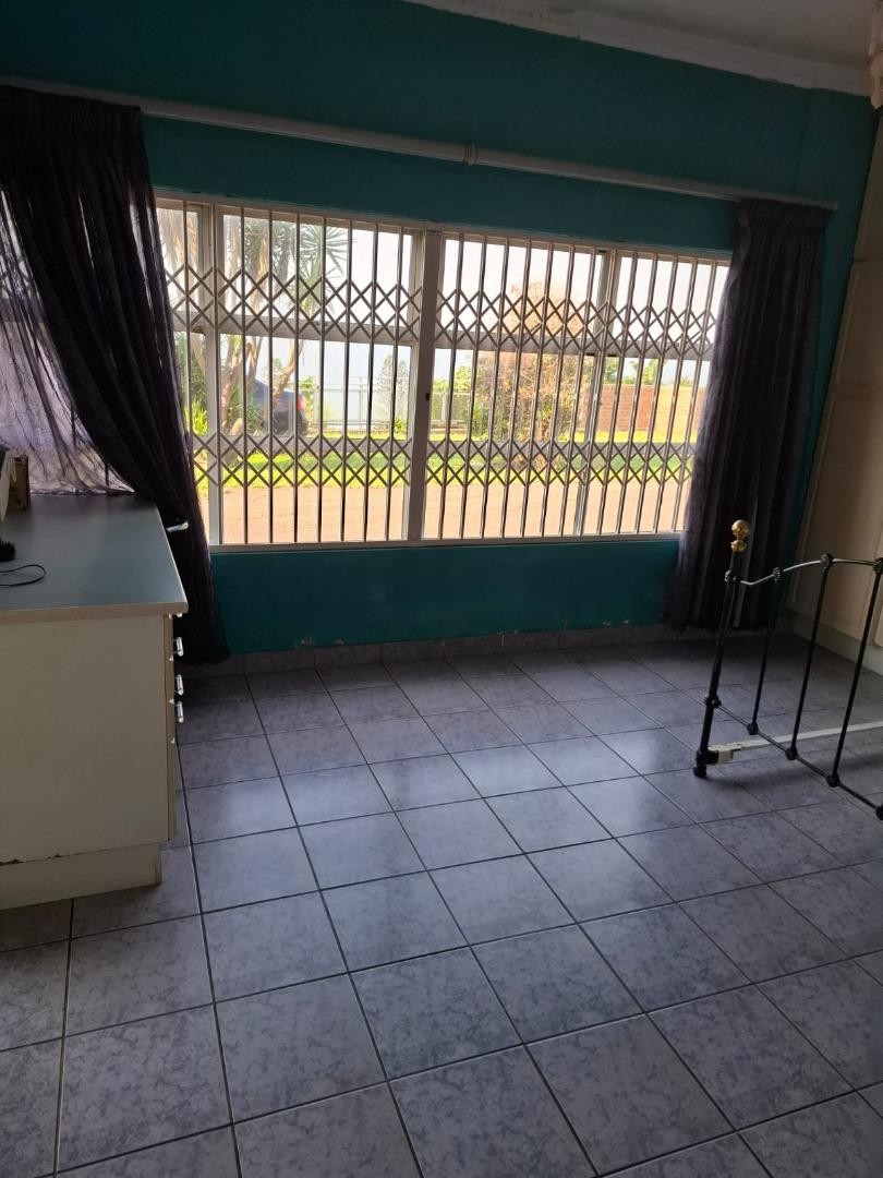 6 Bedroom Property for Sale in Bluff KwaZulu-Natal