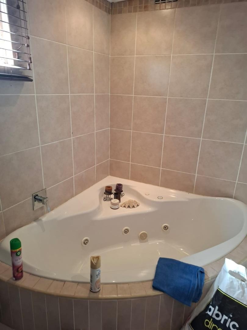 6 Bedroom Property for Sale in Bluff KwaZulu-Natal