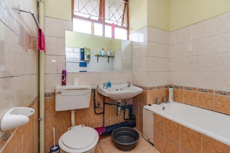 1 Bedroom Property for Sale in Pinetown KwaZulu-Natal
