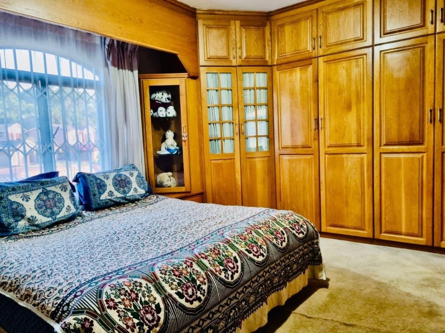 4 Bedroom Property for Sale in Regency Park KwaZulu-Natal