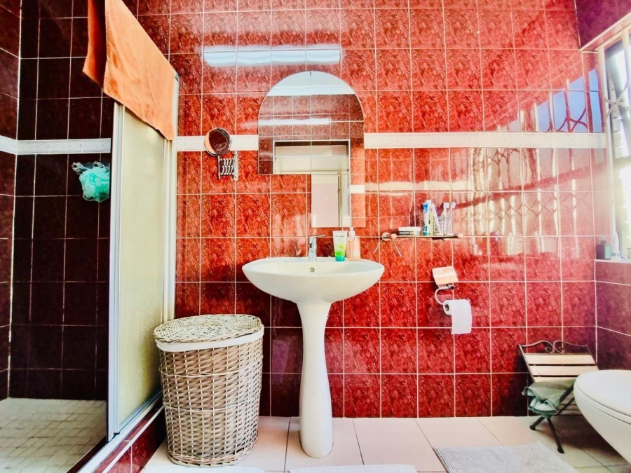4 Bedroom Property for Sale in Regency Park KwaZulu-Natal