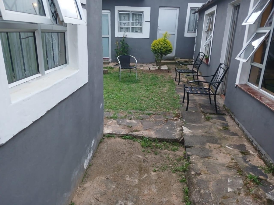To Let 2 Bedroom Property for Rent in Umlazi KwaZulu-Natal