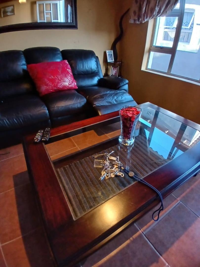 To Let 2 Bedroom Property for Rent in Umlazi KwaZulu-Natal