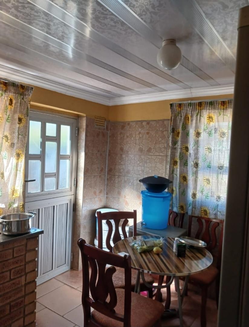 To Let 2 Bedroom Property for Rent in Umlazi KwaZulu-Natal