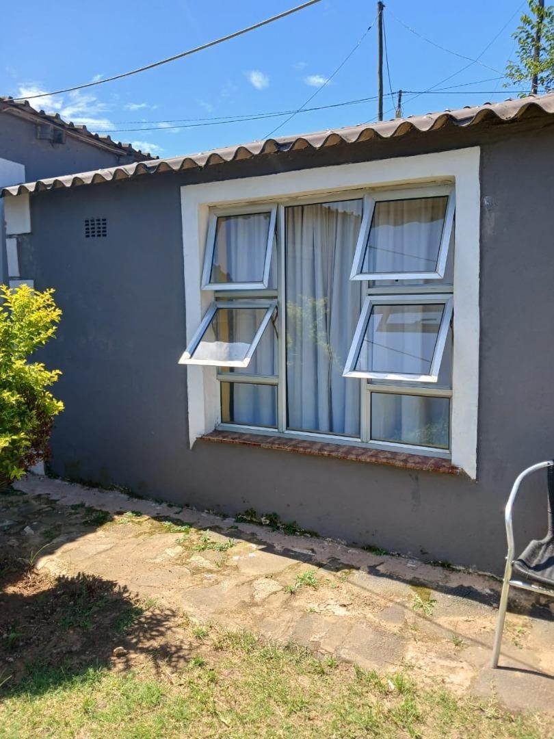 To Let 2 Bedroom Property for Rent in Umlazi KwaZulu-Natal