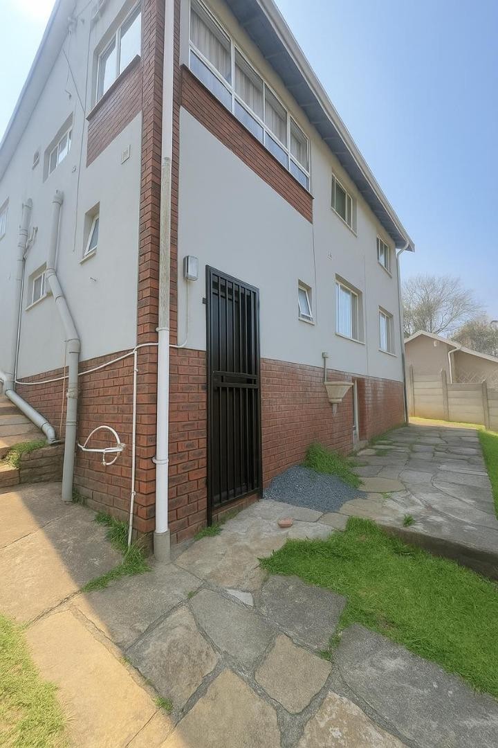 7 Bedroom Property for Sale in Glenmore KwaZulu-Natal