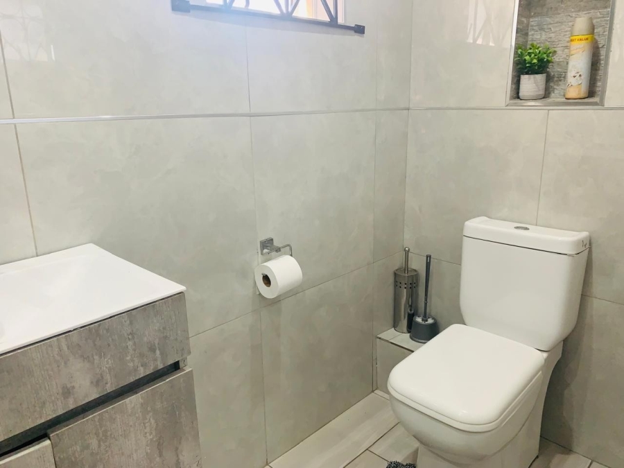 4 Bedroom Property for Sale in Savannah Park KwaZulu-Natal