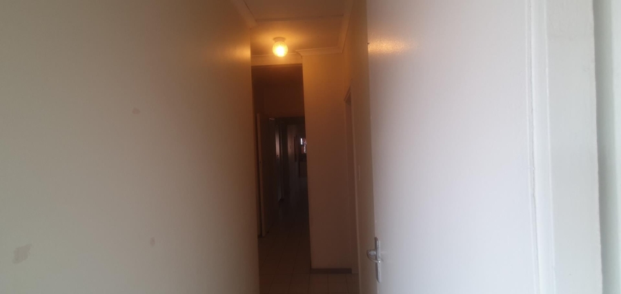 4 Bedroom Property for Sale in Dawncrest KwaZulu-Natal