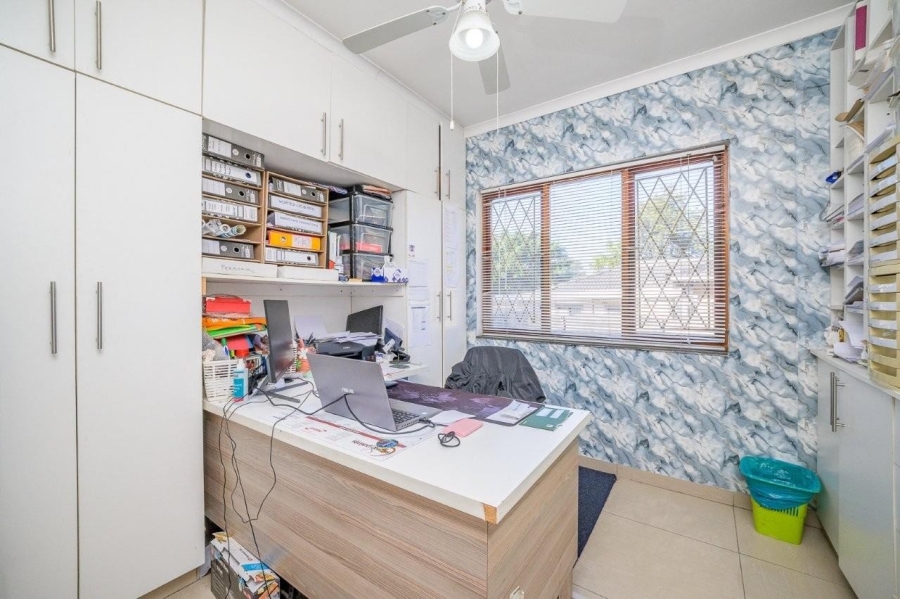 4 Bedroom Property for Sale in Manors KwaZulu-Natal