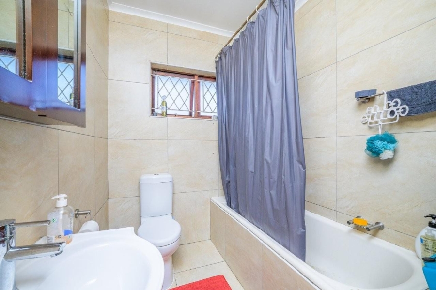 4 Bedroom Property for Sale in Manors KwaZulu-Natal