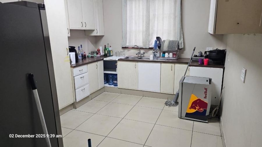 To Let 4 Bedroom Property for Rent in Queensburgh KwaZulu-Natal
