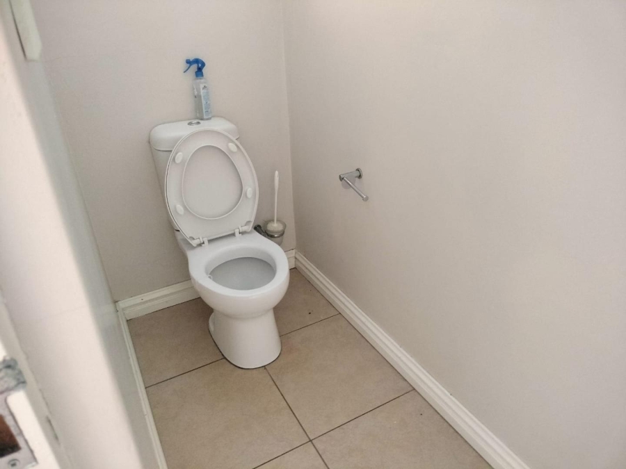 3 Bedroom Property for Sale in Highlands Hills KwaZulu-Natal
