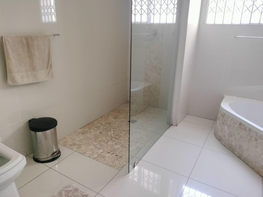 3 Bedroom Property for Sale in Highlands Hills KwaZulu-Natal
