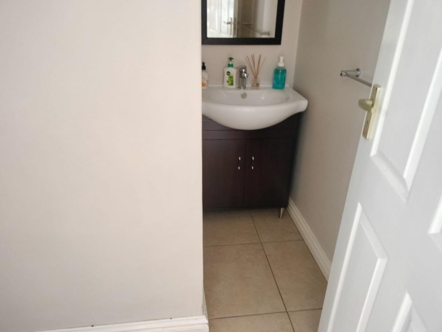 3 Bedroom Property for Sale in Highlands Hills KwaZulu-Natal