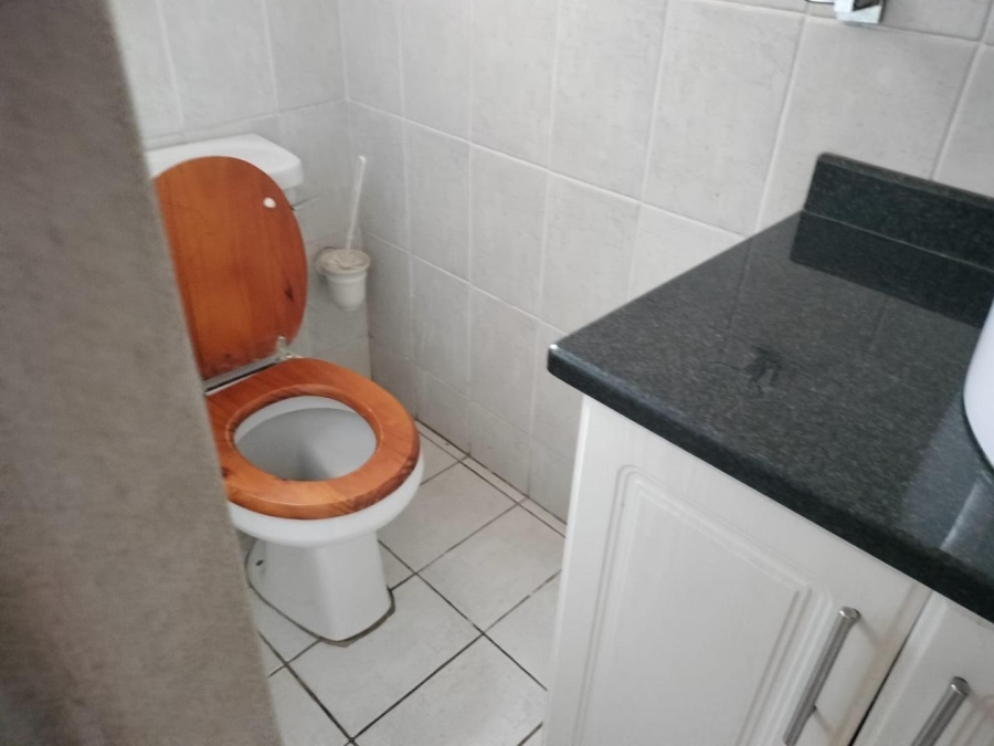 3 Bedroom Property for Sale in Highlands Hills KwaZulu-Natal