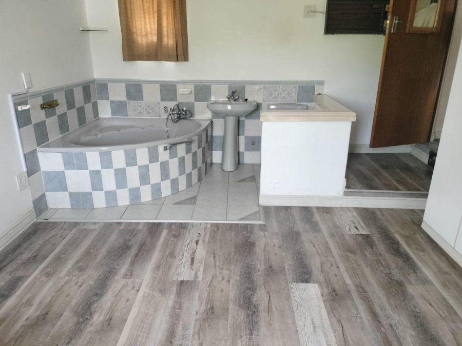 3 Bedroom Property for Sale in Highlands Hills KwaZulu-Natal