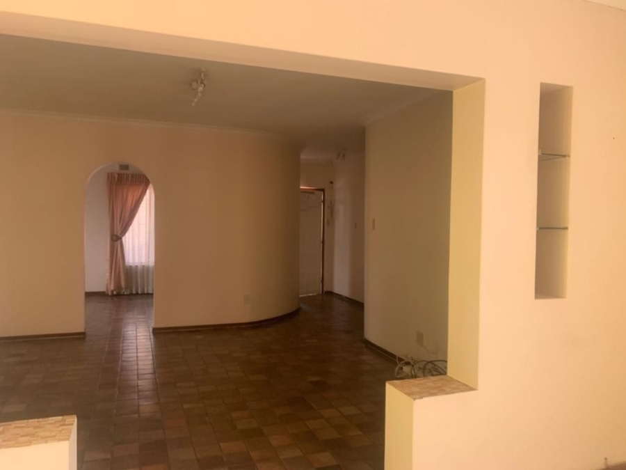 To Let 5 Bedroom Property for Rent in Reservoir Hills KwaZulu-Natal