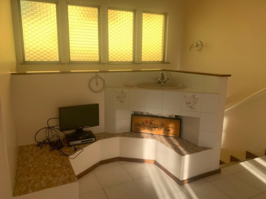 To Let 5 Bedroom Property for Rent in Reservoir Hills KwaZulu-Natal