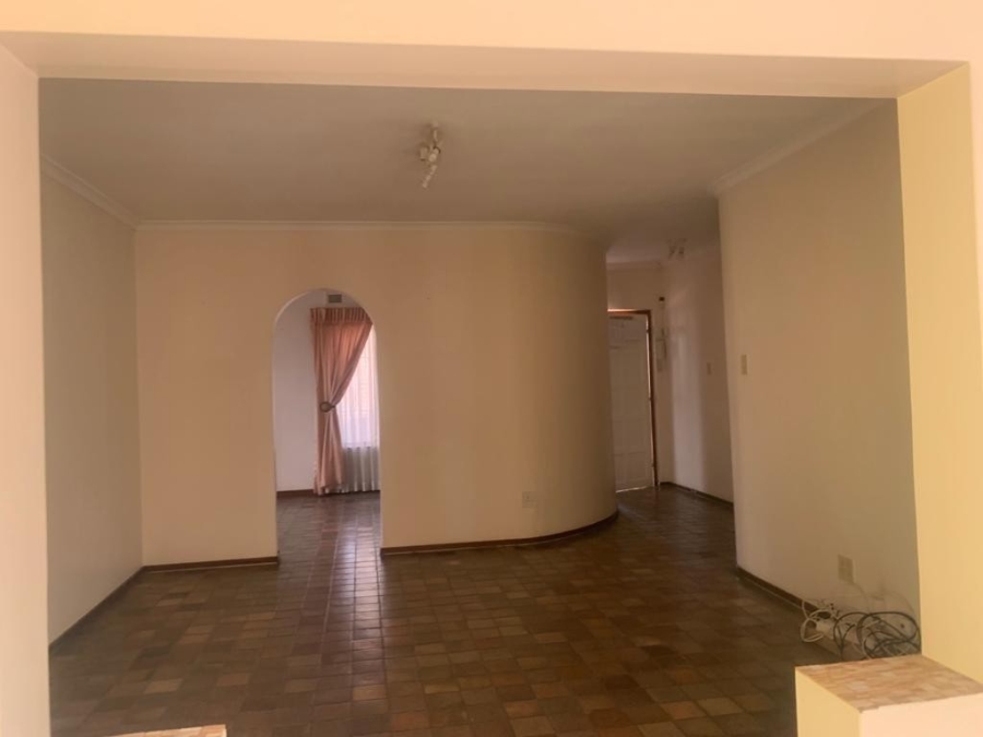 To Let 5 Bedroom Property for Rent in Reservoir Hills KwaZulu-Natal