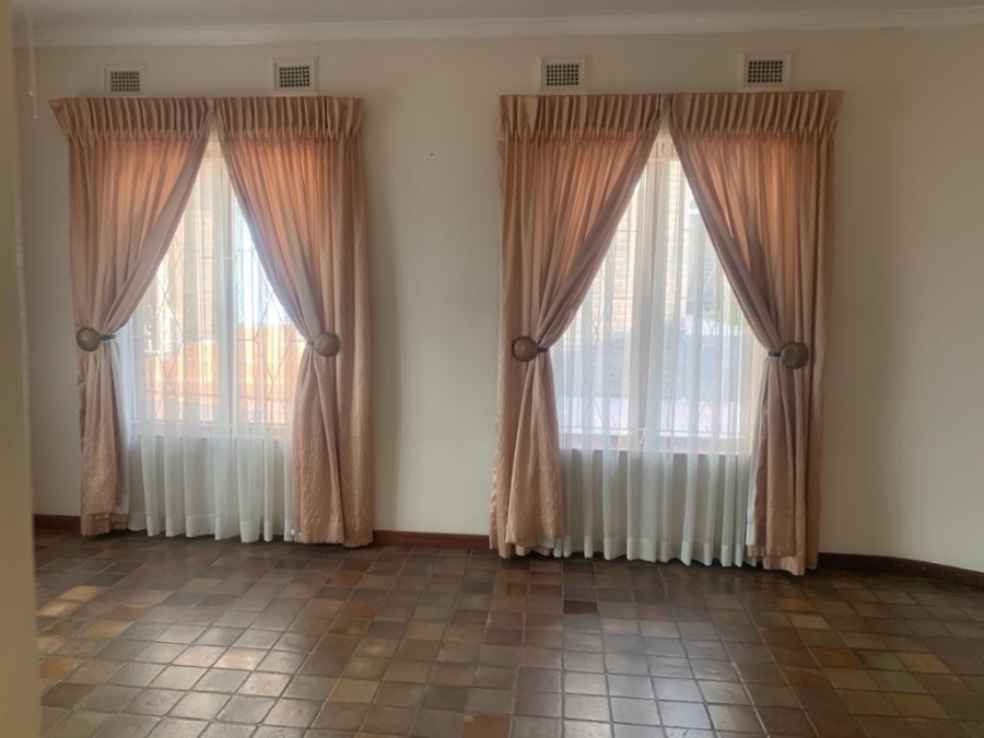 To Let 5 Bedroom Property for Rent in Reservoir Hills KwaZulu-Natal