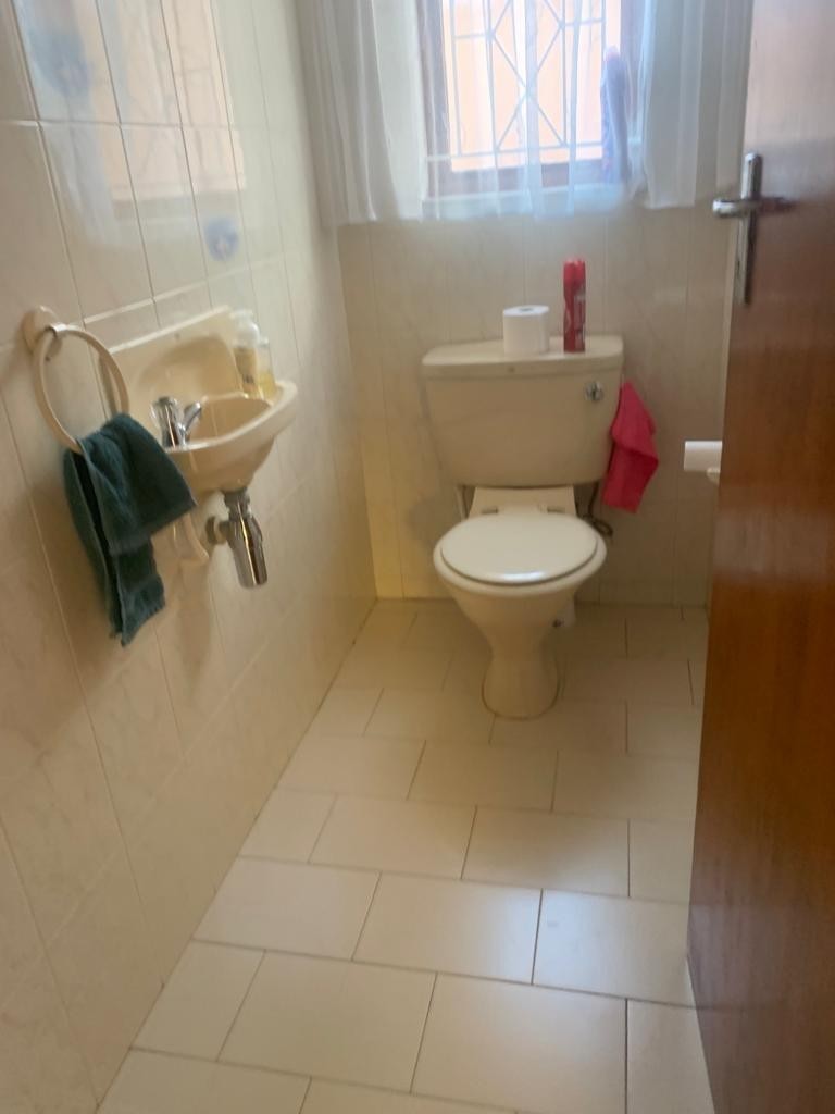 To Let 5 Bedroom Property for Rent in Reservoir Hills KwaZulu-Natal