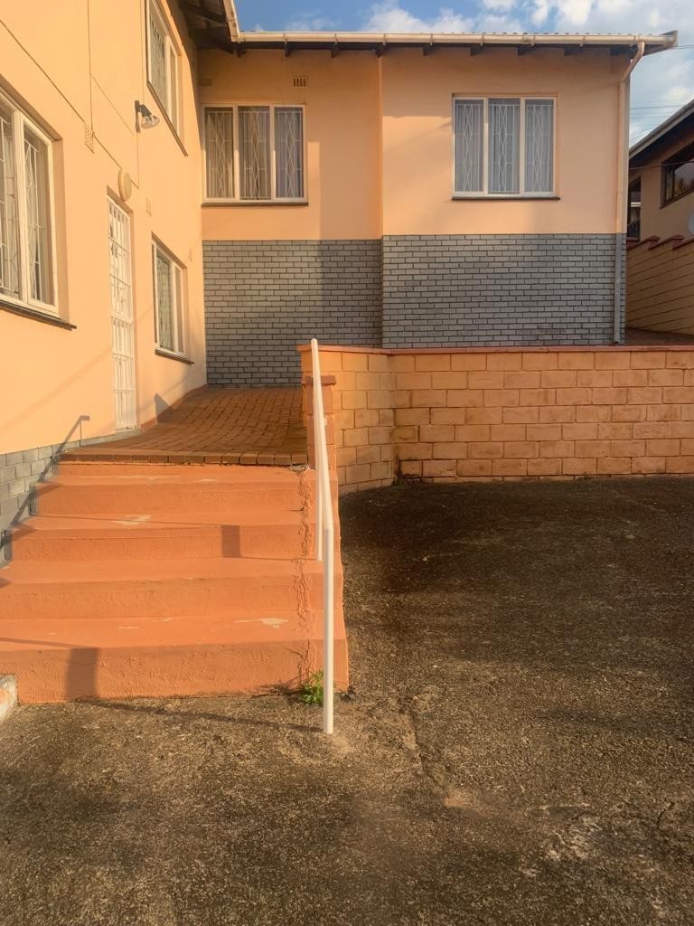 To Let 5 Bedroom Property for Rent in Reservoir Hills KwaZulu-Natal
