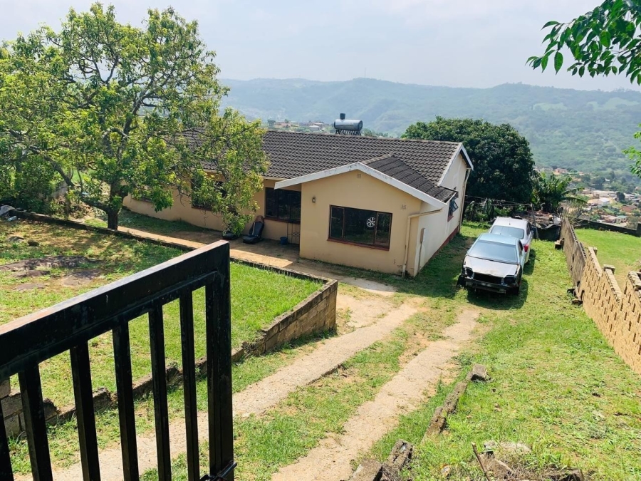 5 Bedroom Property for Sale in Umlazi KwaZulu-Natal